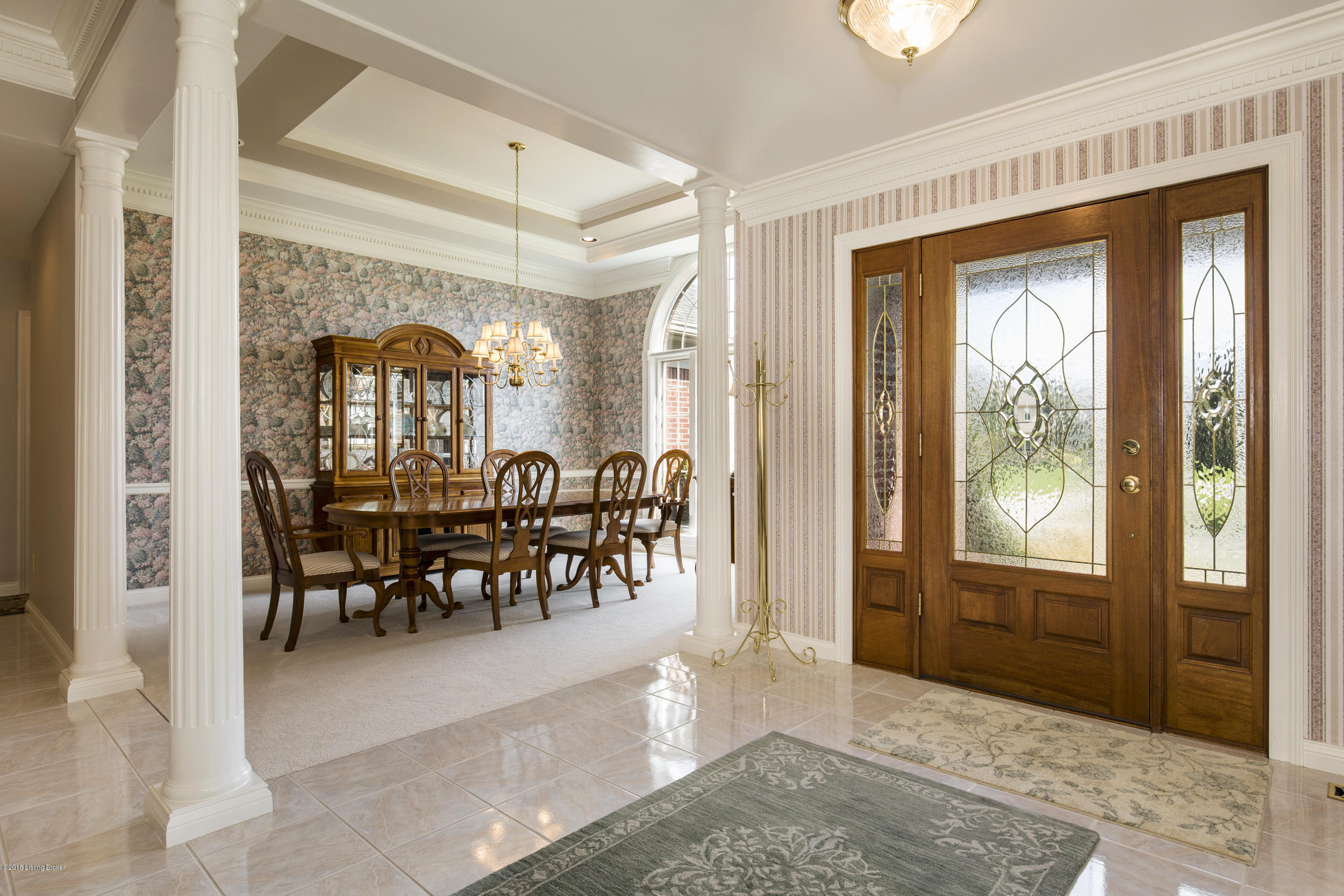 5740 Moser Farm Road Prospect, KY 40059 - Photo 6 of 64 6-foyer and dining