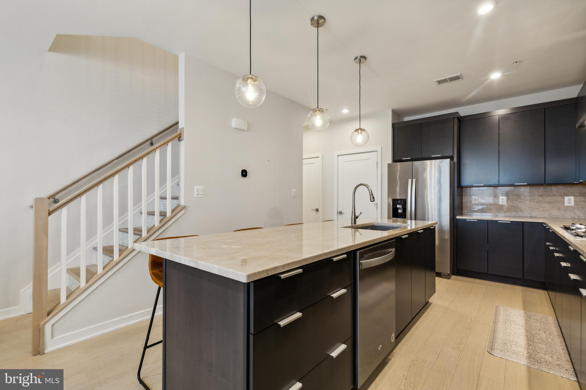 22318 Roanoke Rise Terrace Ashburn, VA 20148 - Photo 6 of 25