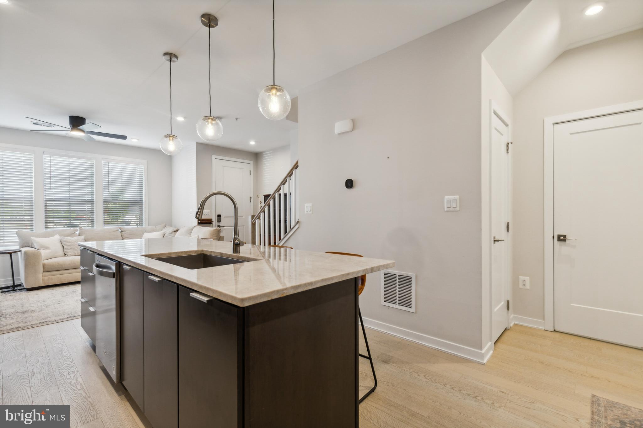 22318 Roanoke Rise Terrace Ashburn, VA 20148 - Photo 7 of 25