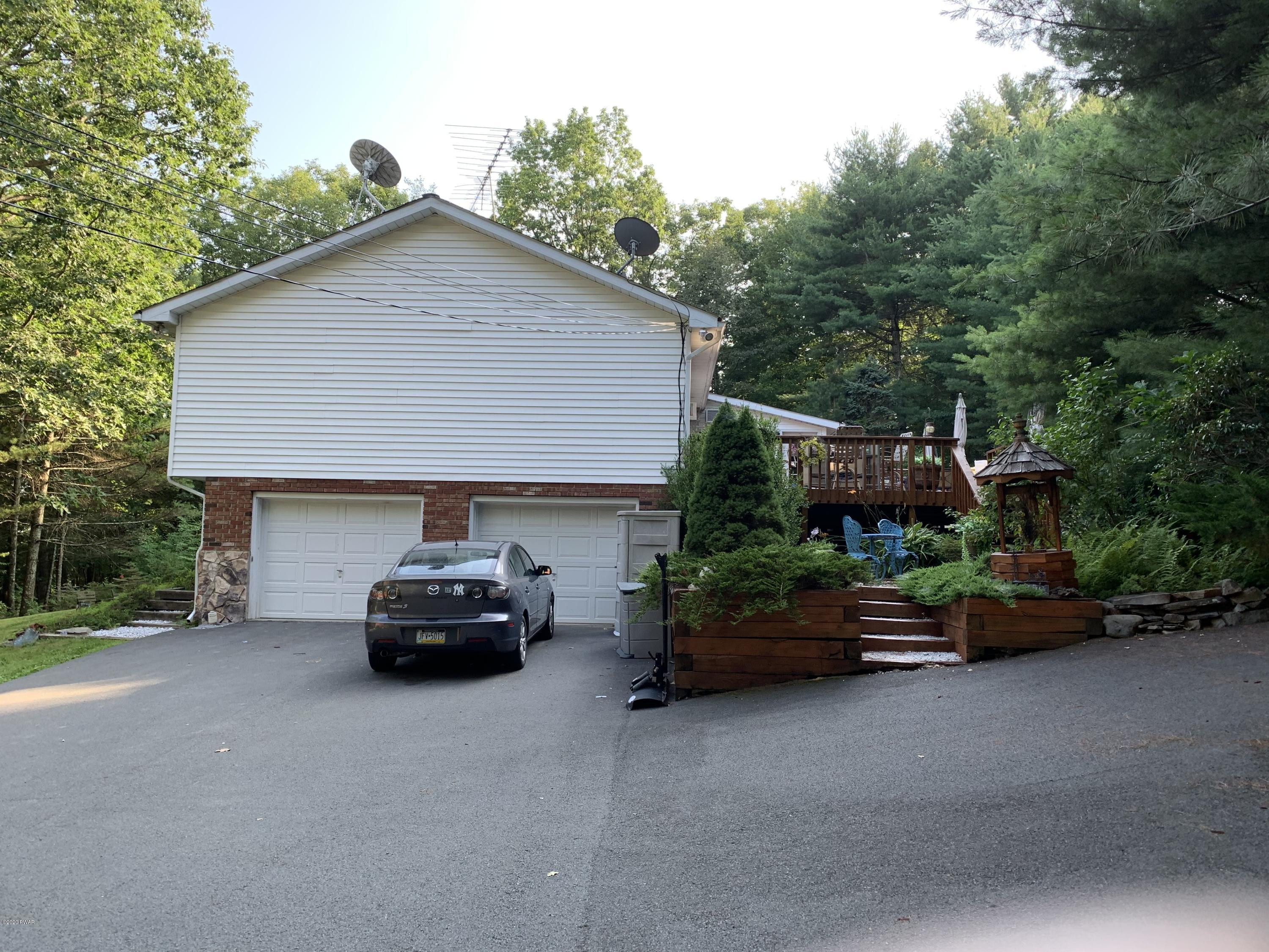 268 Foster Hill Road Milford, PA 18337 - Photo 2 of 41 268 Foster Hill (1)