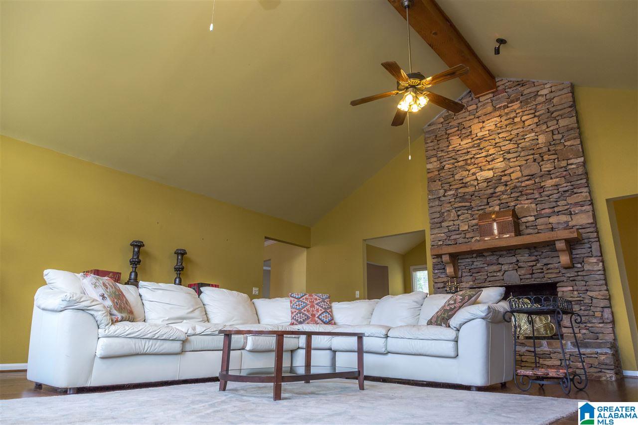 105 West Sunset Boulevard Oneonta, AL 35121 - Photo 10 of 47