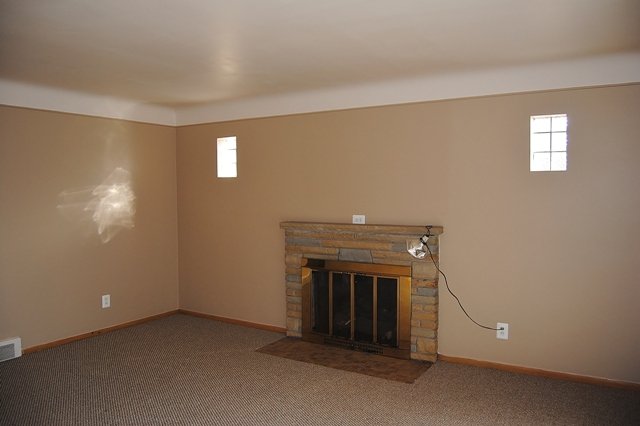 18565 Michael Eastpointe, MI 48021 - Photo 6 of 19 31105032-5.JPG