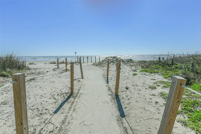 $4,500 | 18418 East De Vaca Lane, Galveston, TX 77554