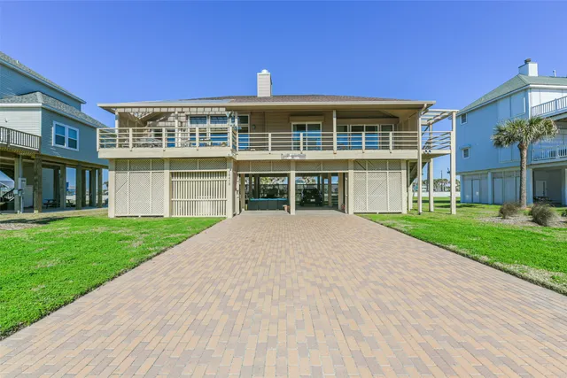 $4,500 | 18418 East De Vaca Lane, Galveston, TX 77554