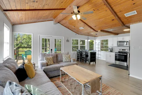 $360,000 | 170 Sea Gull Drive, Livingston, TX 77351