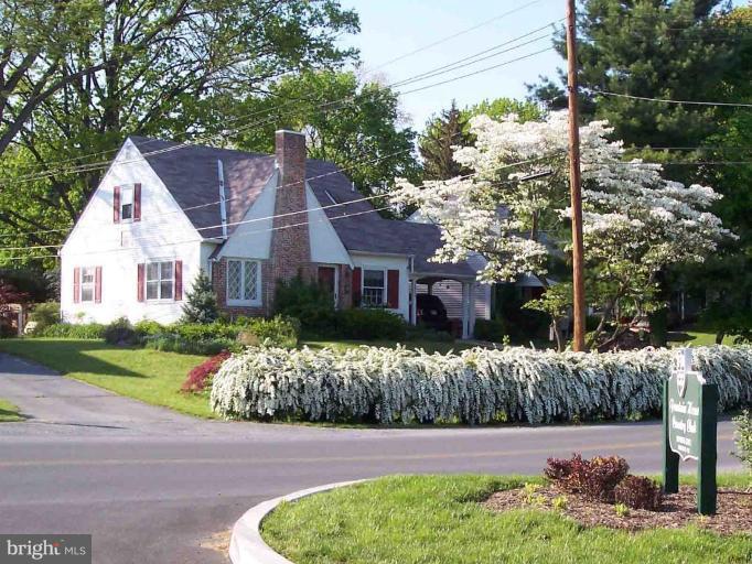 13240 Club Road Hagerstown, MD 21742 - Photo 1 of 20 Front of house