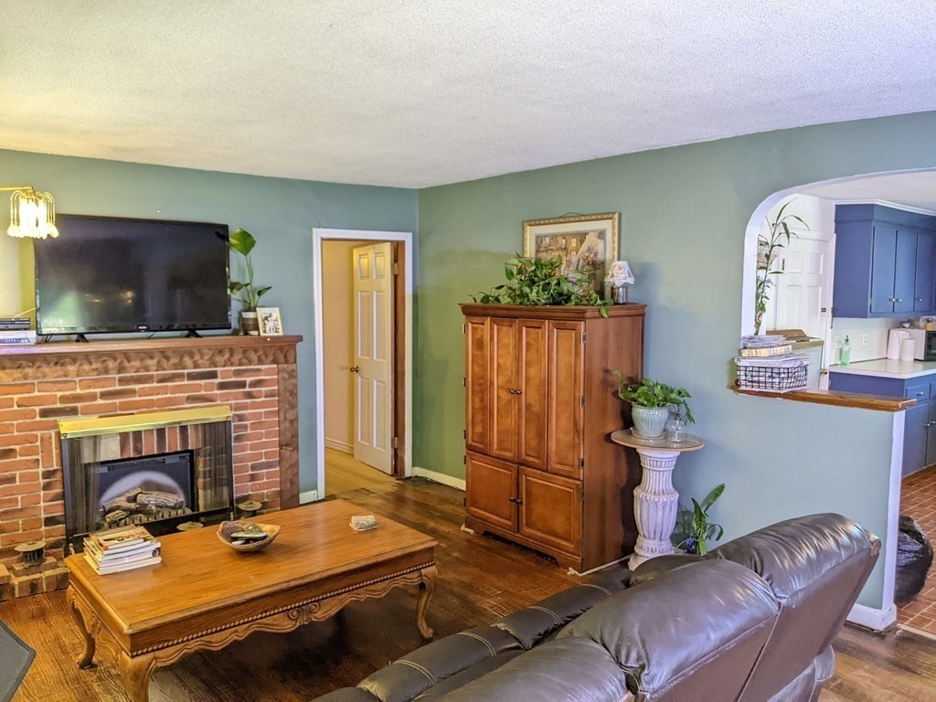 51 Bay Road Hadley, MA 01035 - Photo 9 of 25 Gallery Image 9