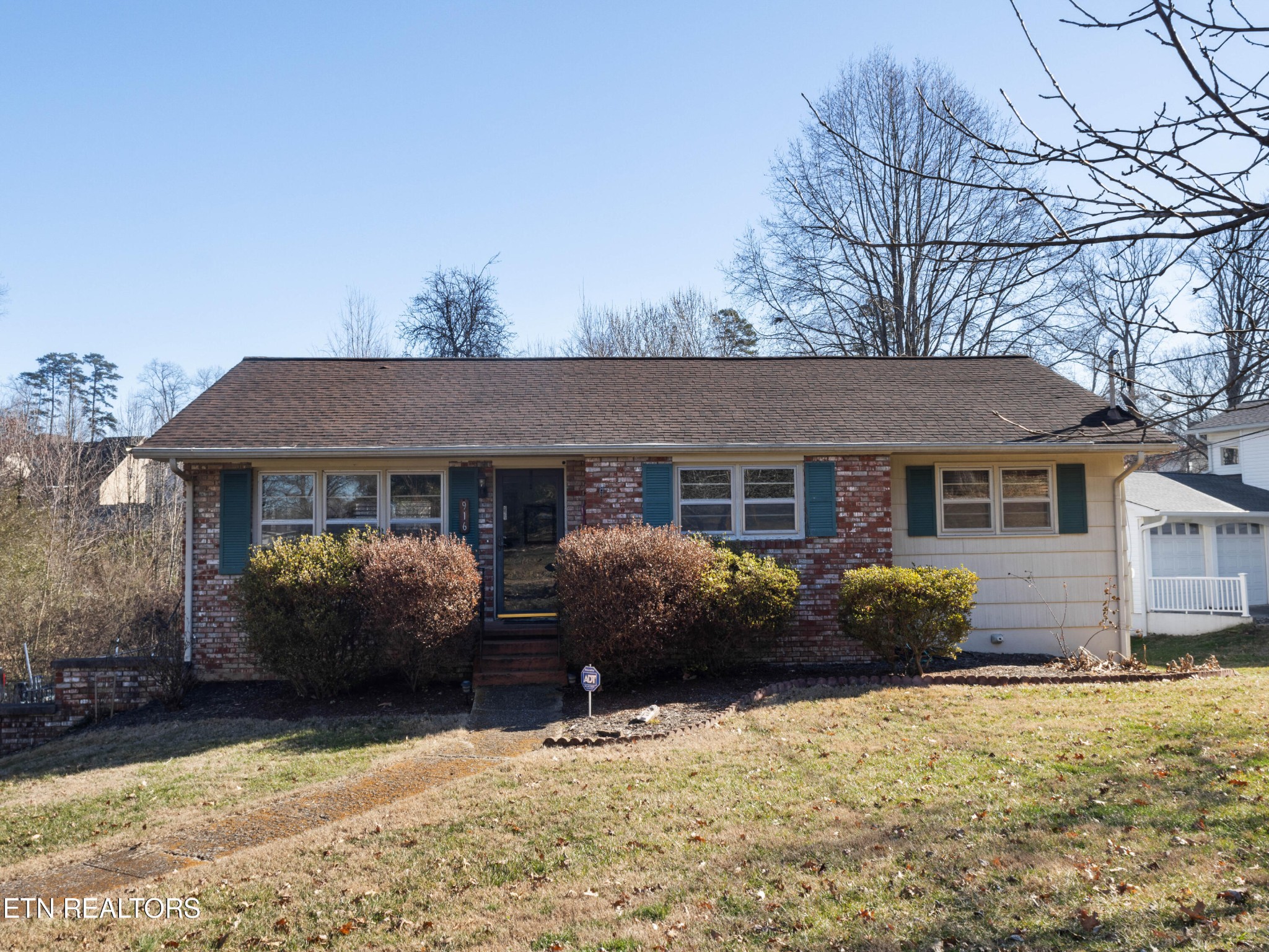 916 Mallory Road Knoxville, TN 37919 - Photo 3 of 51