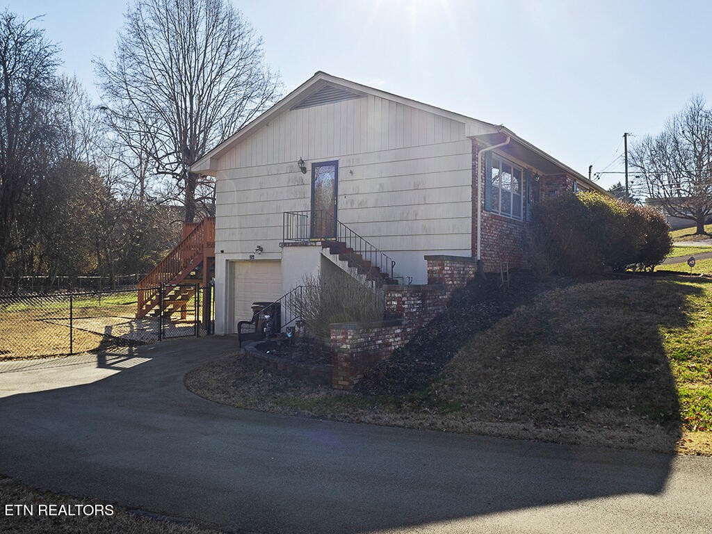 916 Mallory Road Knoxville, TN 37919 - Photo 9 of 51