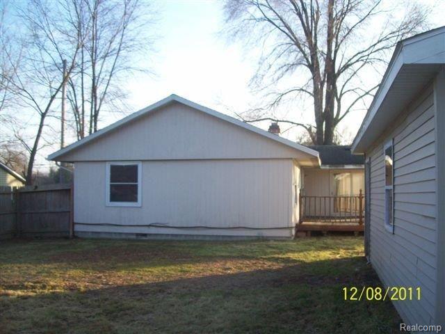 3560 Ravenswood Road Port Huron, MI 48060 - Photo 3 of 14 3.jpg