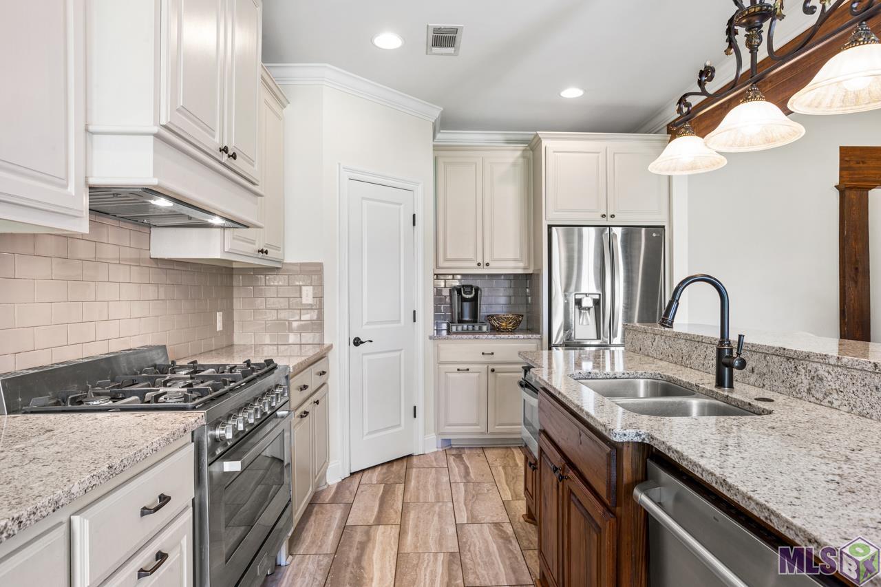 7062 Rue Lierre Street Zachary, LA 70791 - Photo 4 of 22 Gallery Image 4