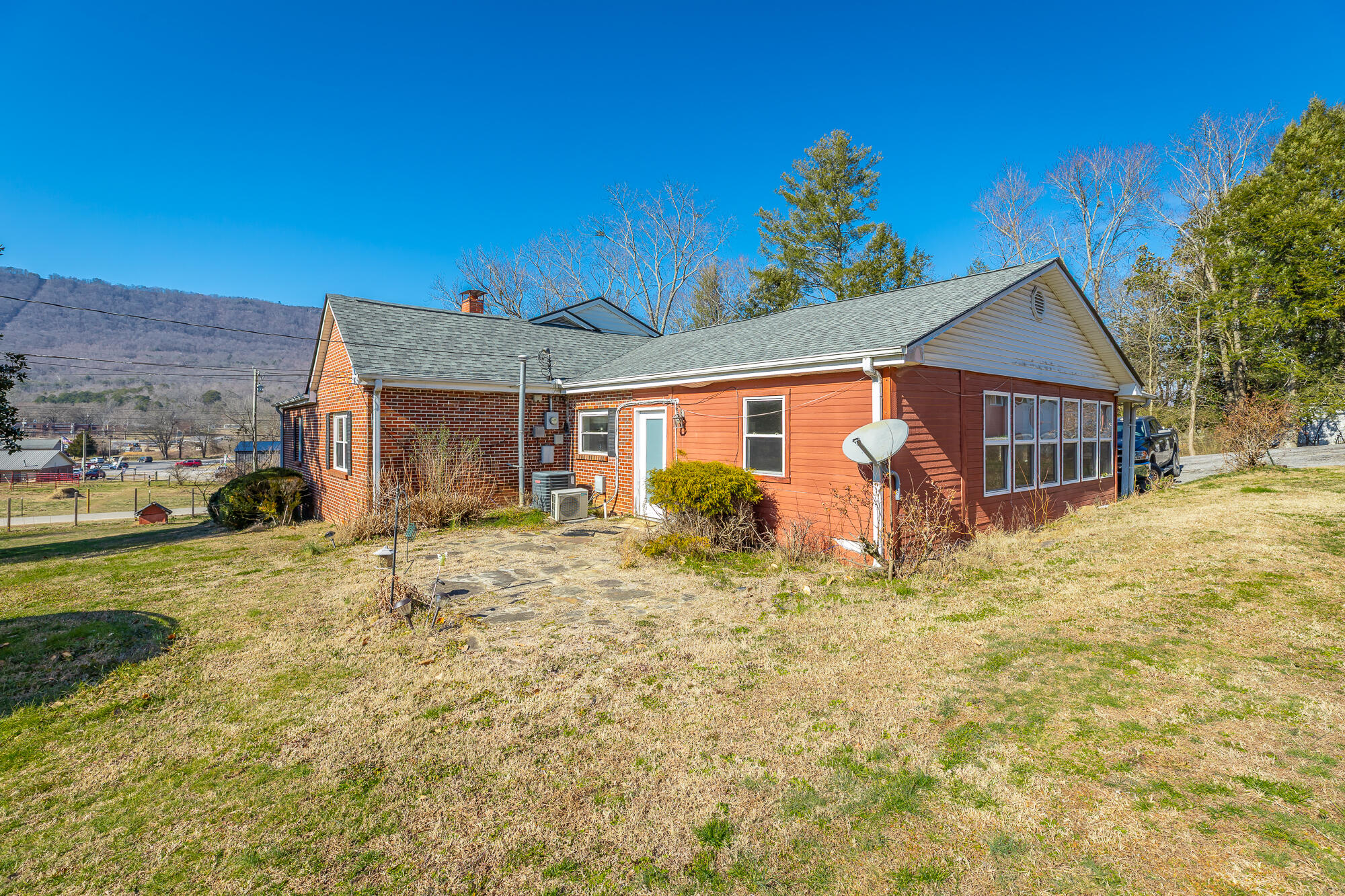 746 Maple Street Whitwell, TN 37397 - Photo 27 of 37 746 Maple Street HD-62