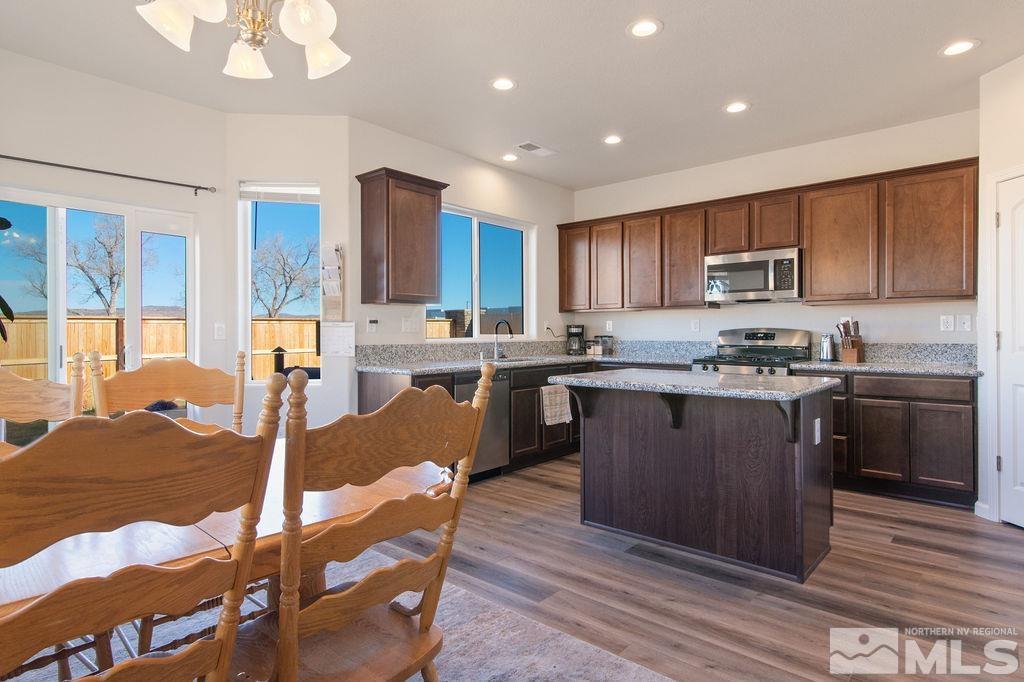 5095 Neumann Drive Reno, NV 89506 - Photo 8 of 38 Photo 8