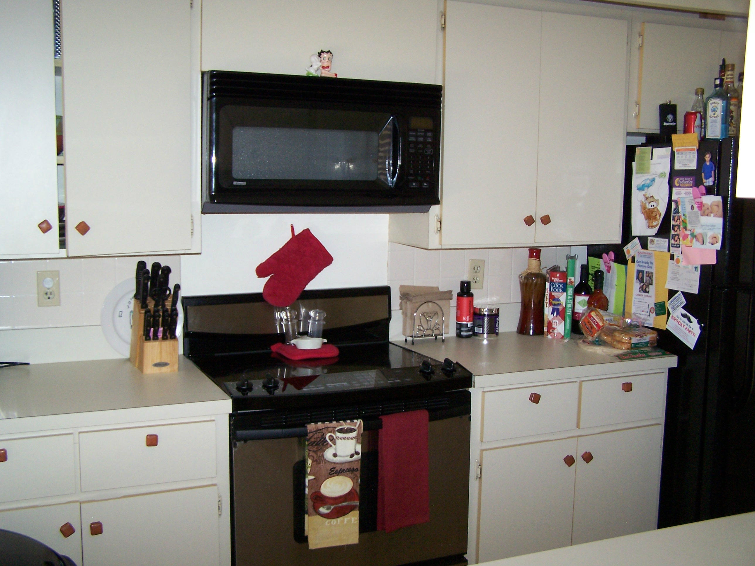 310 Buttonwood Lane, Unit B Boynton Beach, FL 33436 - Photo 8 of 17 Kitchen