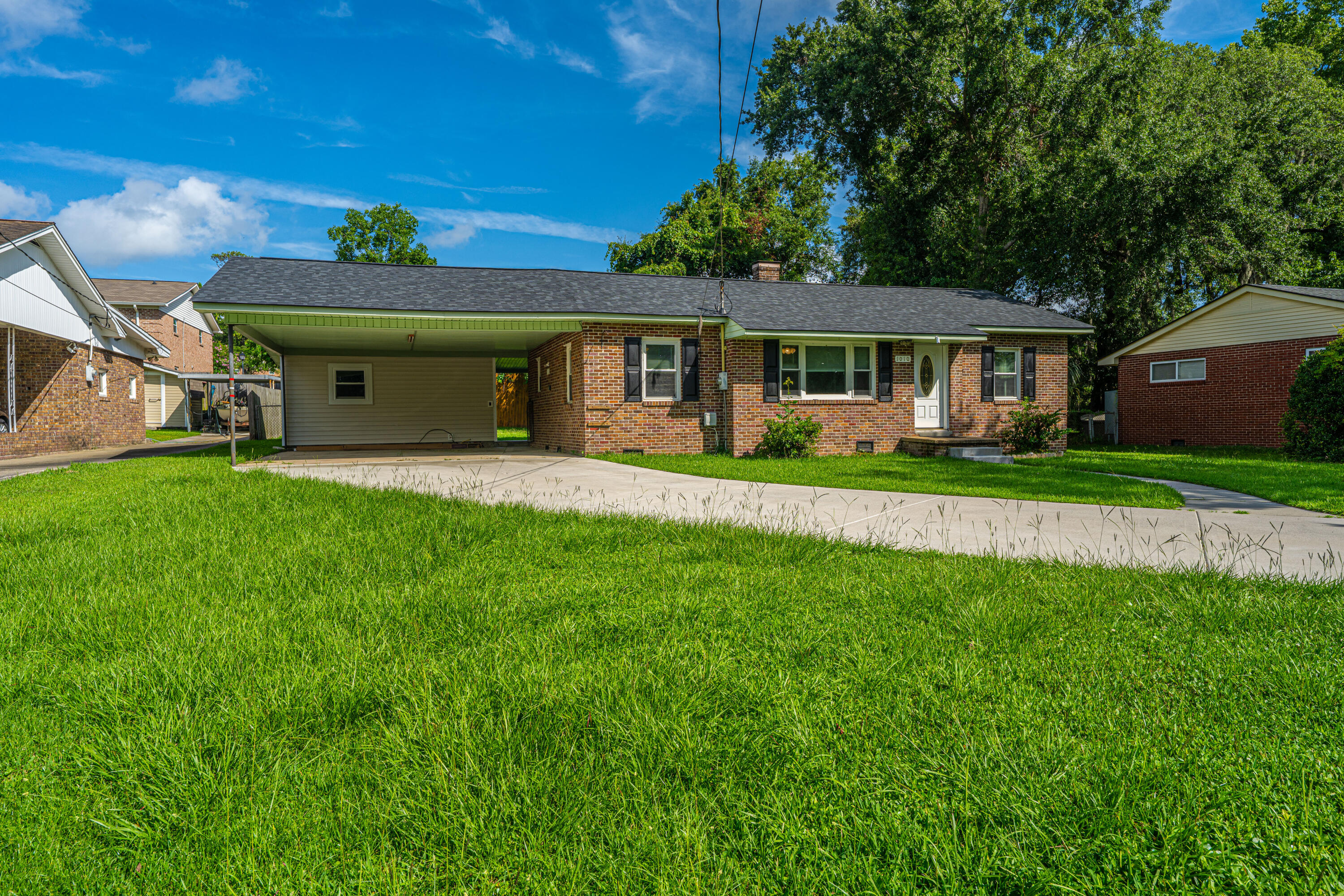 1010 West Recess Road Hanahan, SC 29410 - Photo 1 of 26 1010WRecessRd007