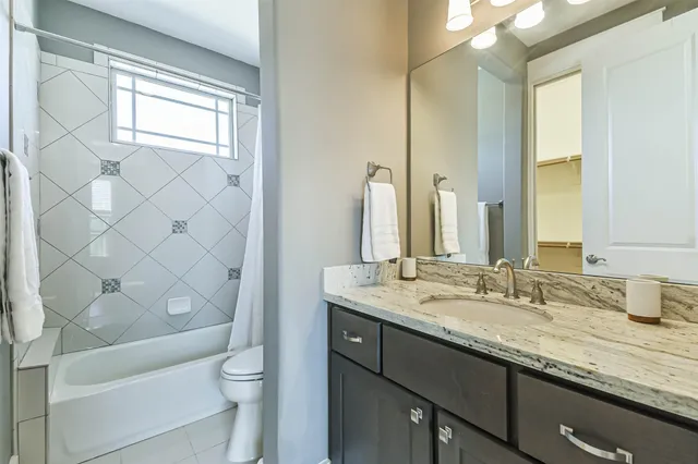 $750,000 | 550 Oxford Street, Houston, TX 77007