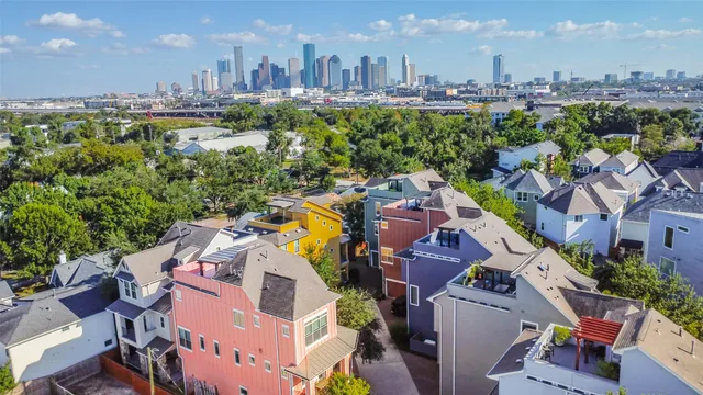 $750,000 | 550 Oxford Street, Houston, TX 77007