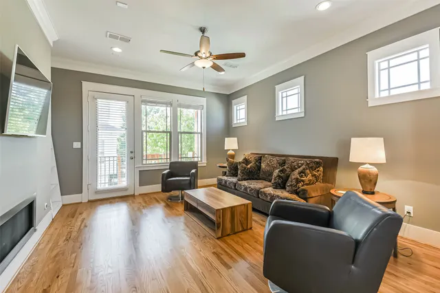 $750,000 | 550 Oxford Street, Houston, TX 77007