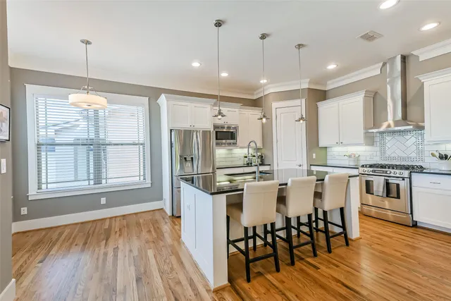 $750,000 | 550 Oxford Street, Houston, TX 77007