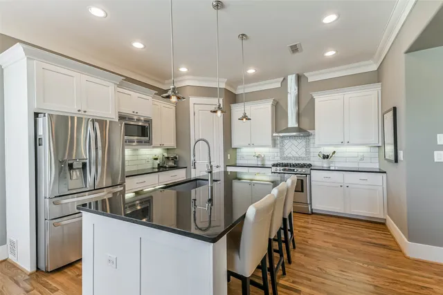 $750,000 | 550 Oxford Street, Houston, TX 77007