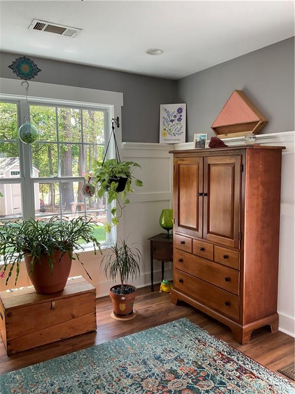 5403 Stone Trace Gainesville, GA 30504 - Photo 39 of 126 a living room with furniture and a potted plant