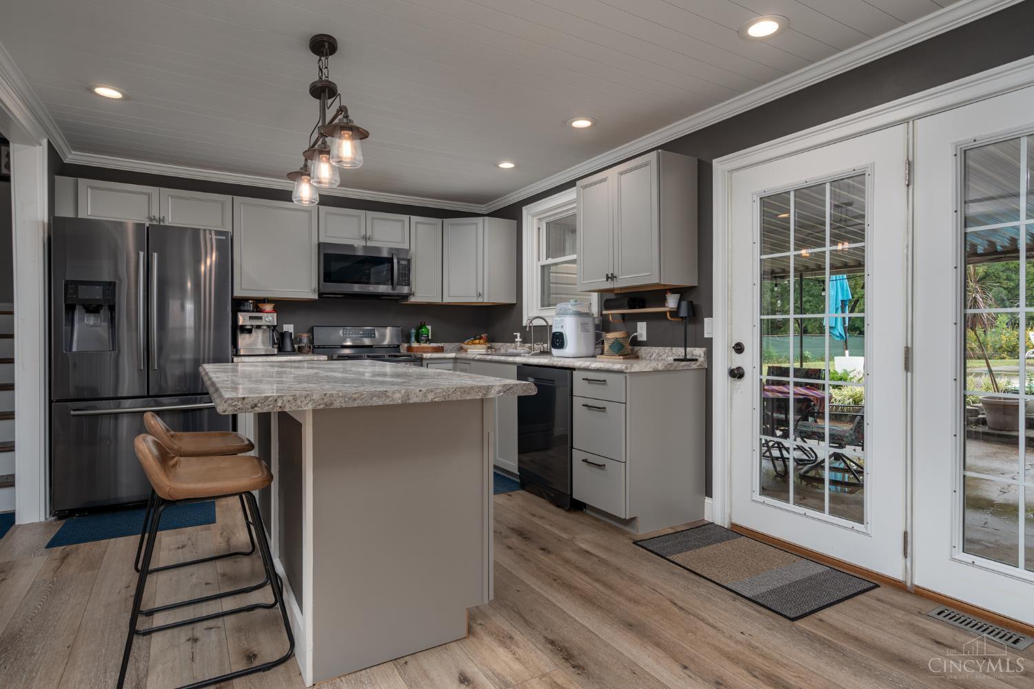 8965 Zoellner Road Cincinnati, OH 45251 - Photo 6 of 39 Gallery Image 6