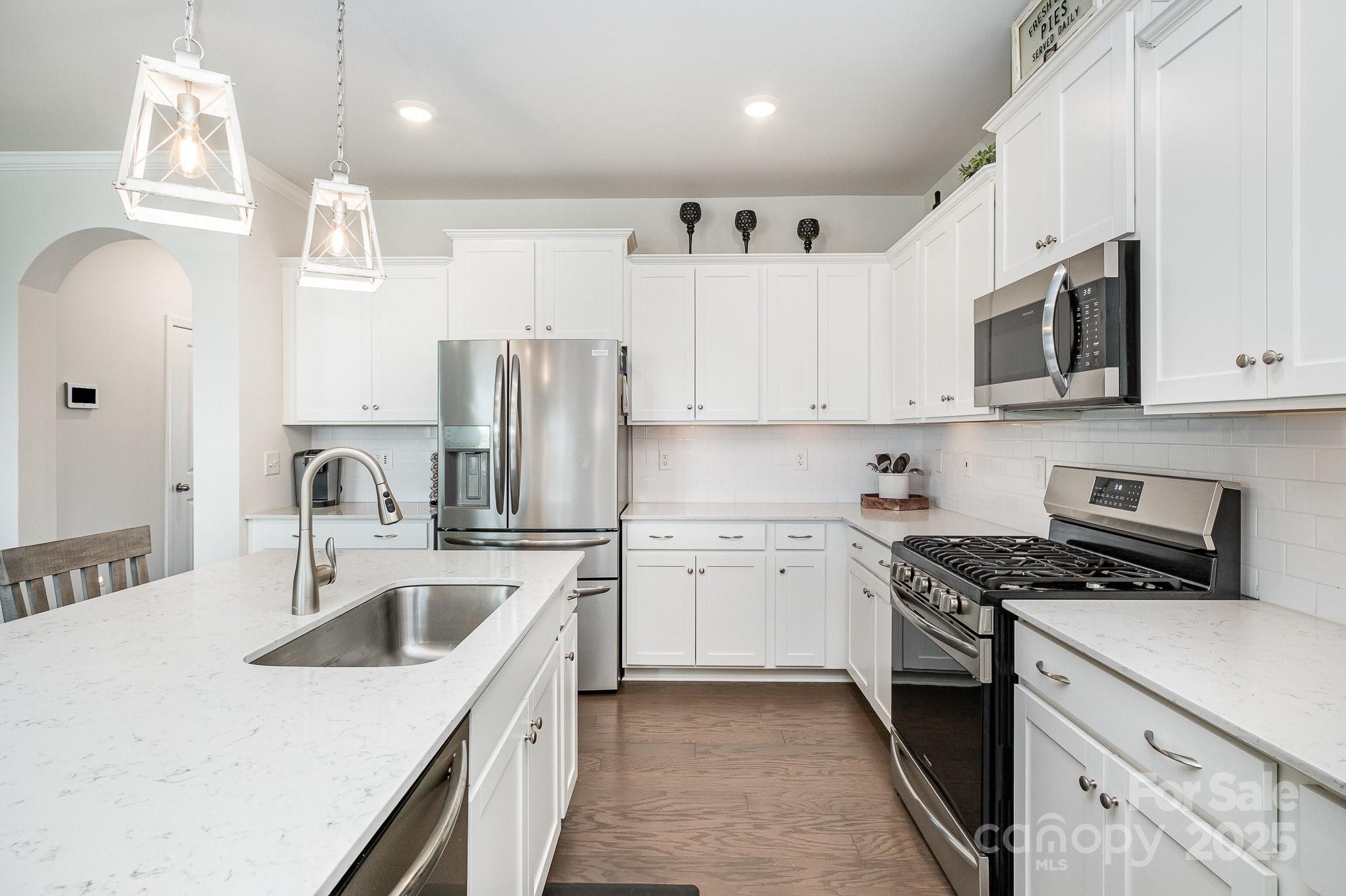 17502 Snug Harbor Road Charlotte, NC 28278 - Photo 15 of 36 Gallery Image 15