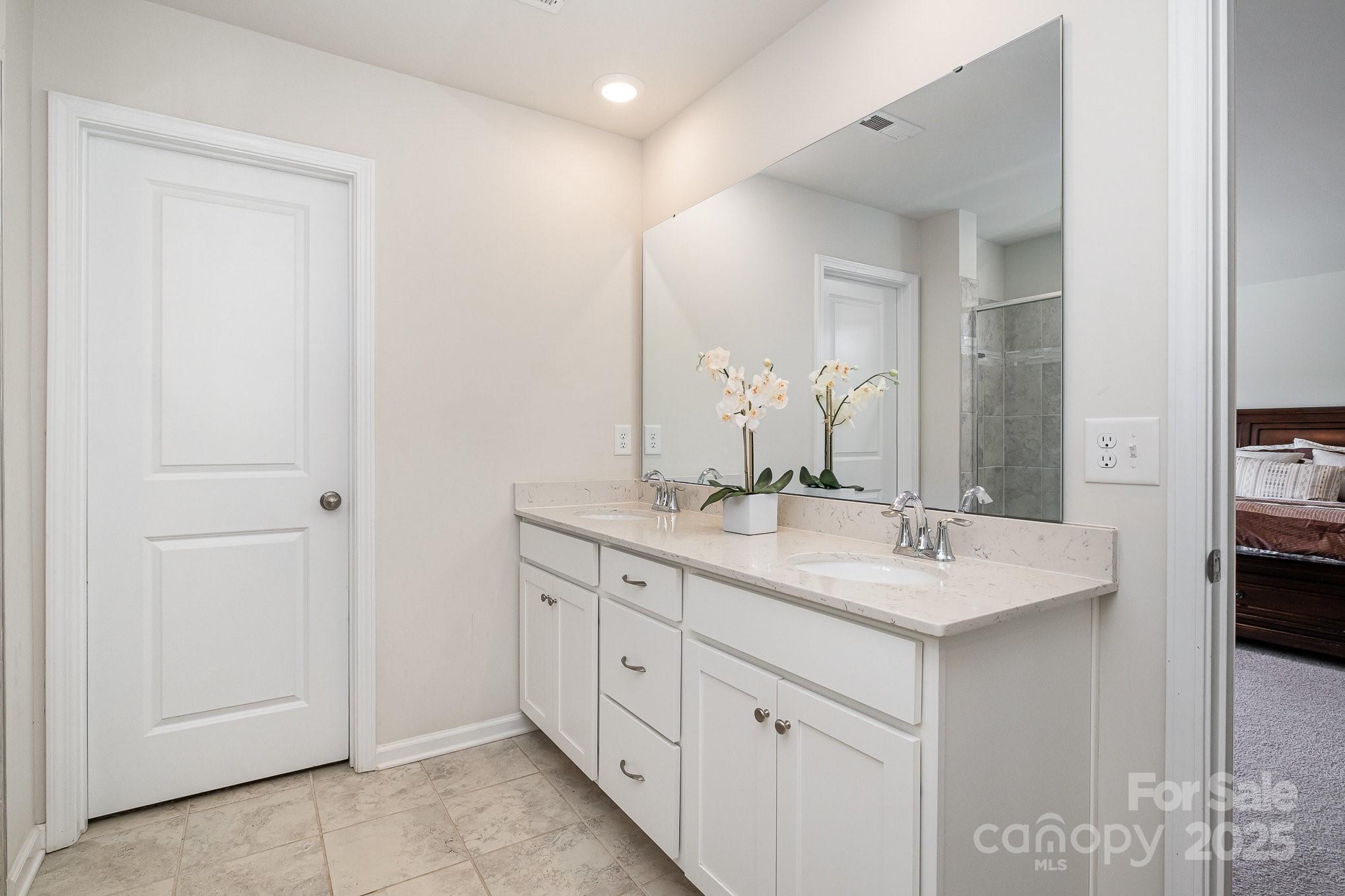 17502 Snug Harbor Road Charlotte, NC 28278 - Photo 26 of 36 Gallery Image 26