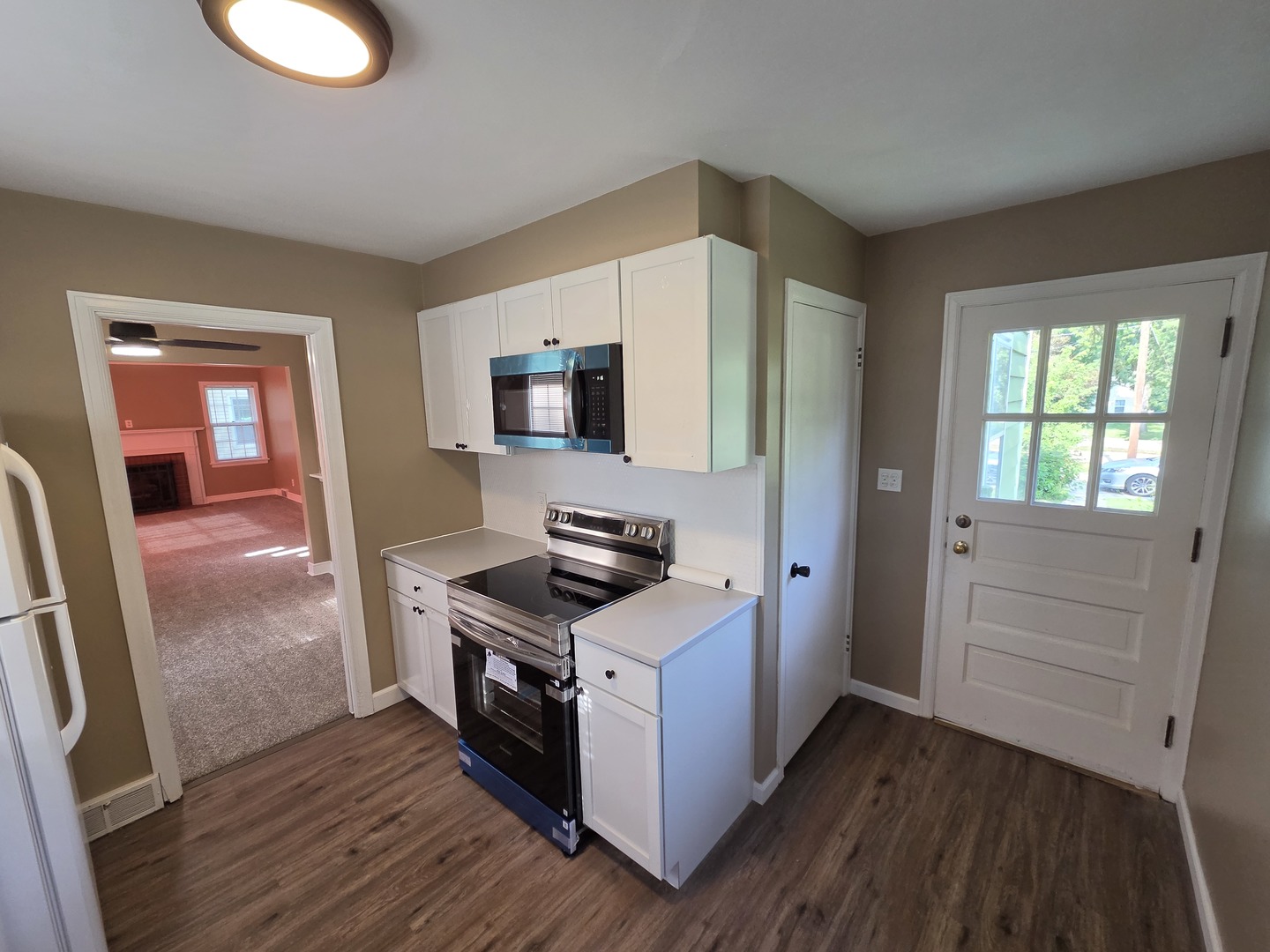 823 Normal Avenue Normal, IL 61761 - Photo 6 of 17 Gallery Image 6