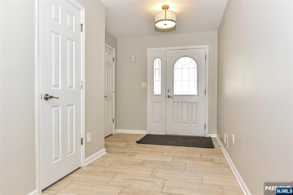 5 Hanson Place Wayne, NJ 07470 - Photo 5 of 38