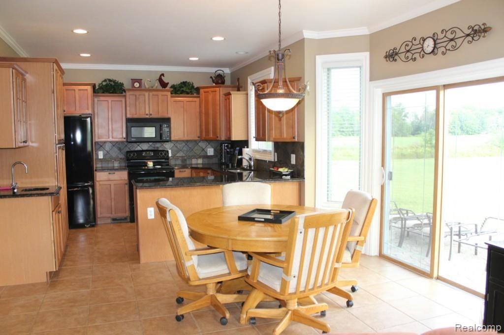 16292 Lewis Road Capac, MI 48014 - Photo 7 of 33 IMG_4998.jpg