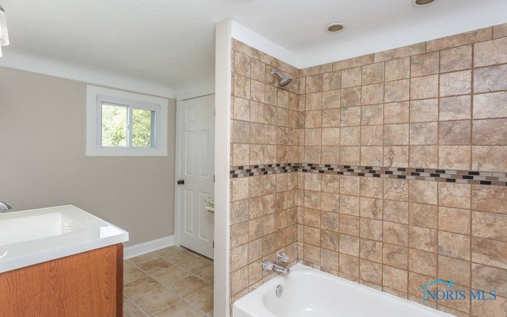 5446 Douglas Road Toledo, OH 43613 - Photo 22 of 36 Gallery Image 22