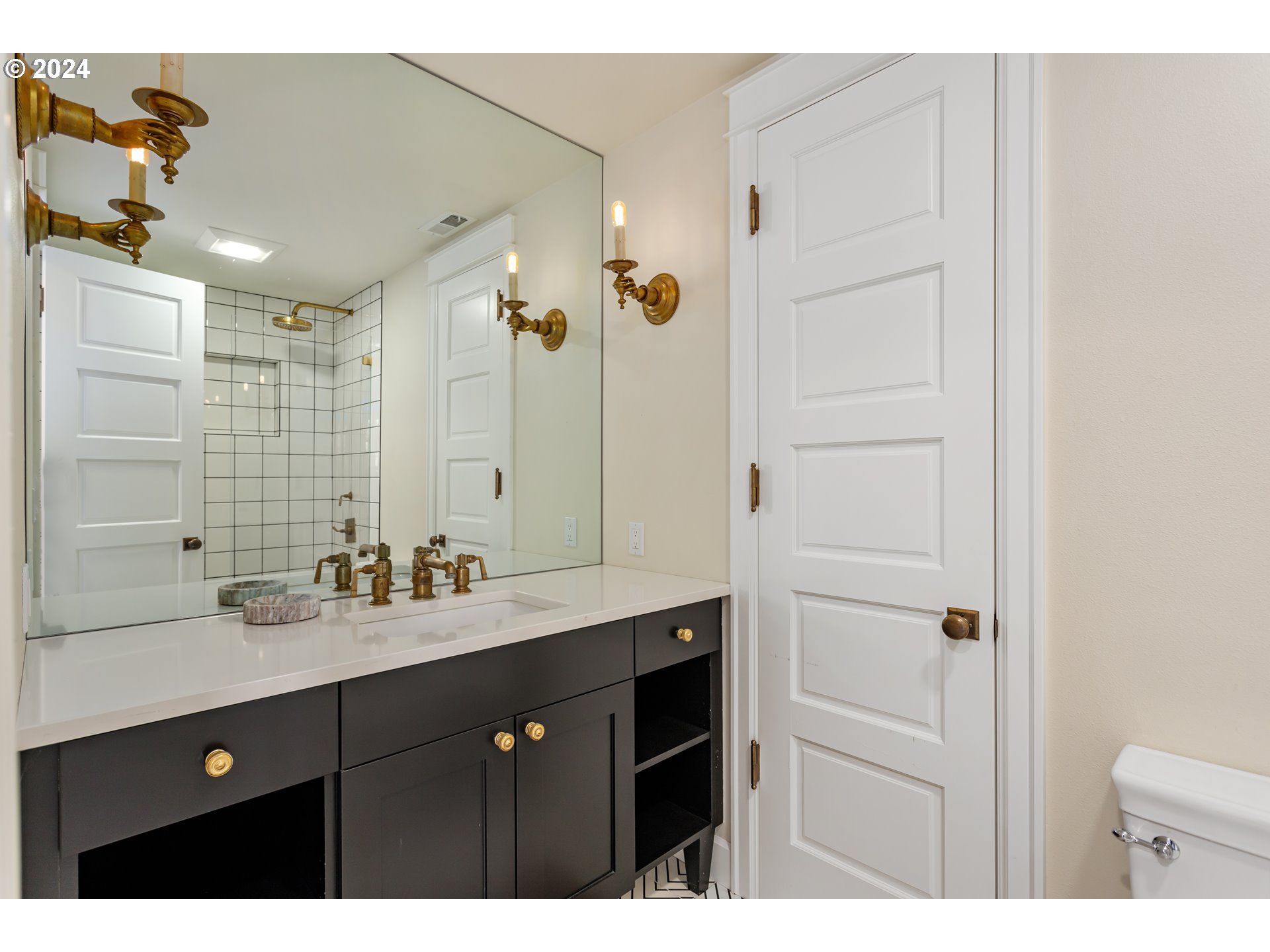 16464 Southwest Wilsonville Road Wilsonville, OR 97070 - Photo 23 of 48 Gallery Image 23