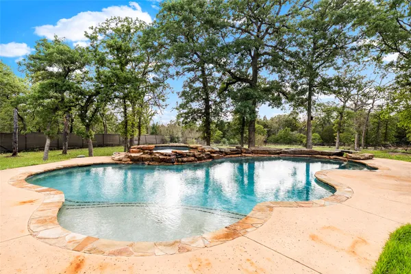 $699,000 | 120 Juniper Trail, Elgin, TX 78621