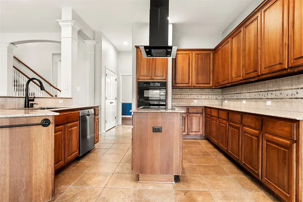 $699,000 | 120 Juniper Trail, Elgin, TX 78621