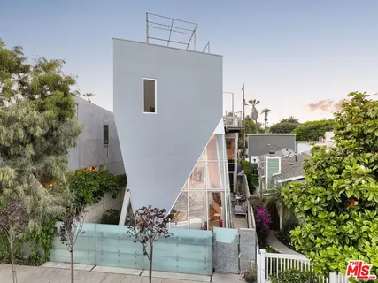 $2,997,000 | 513 Grand Boulevard, Venice, CA 90291