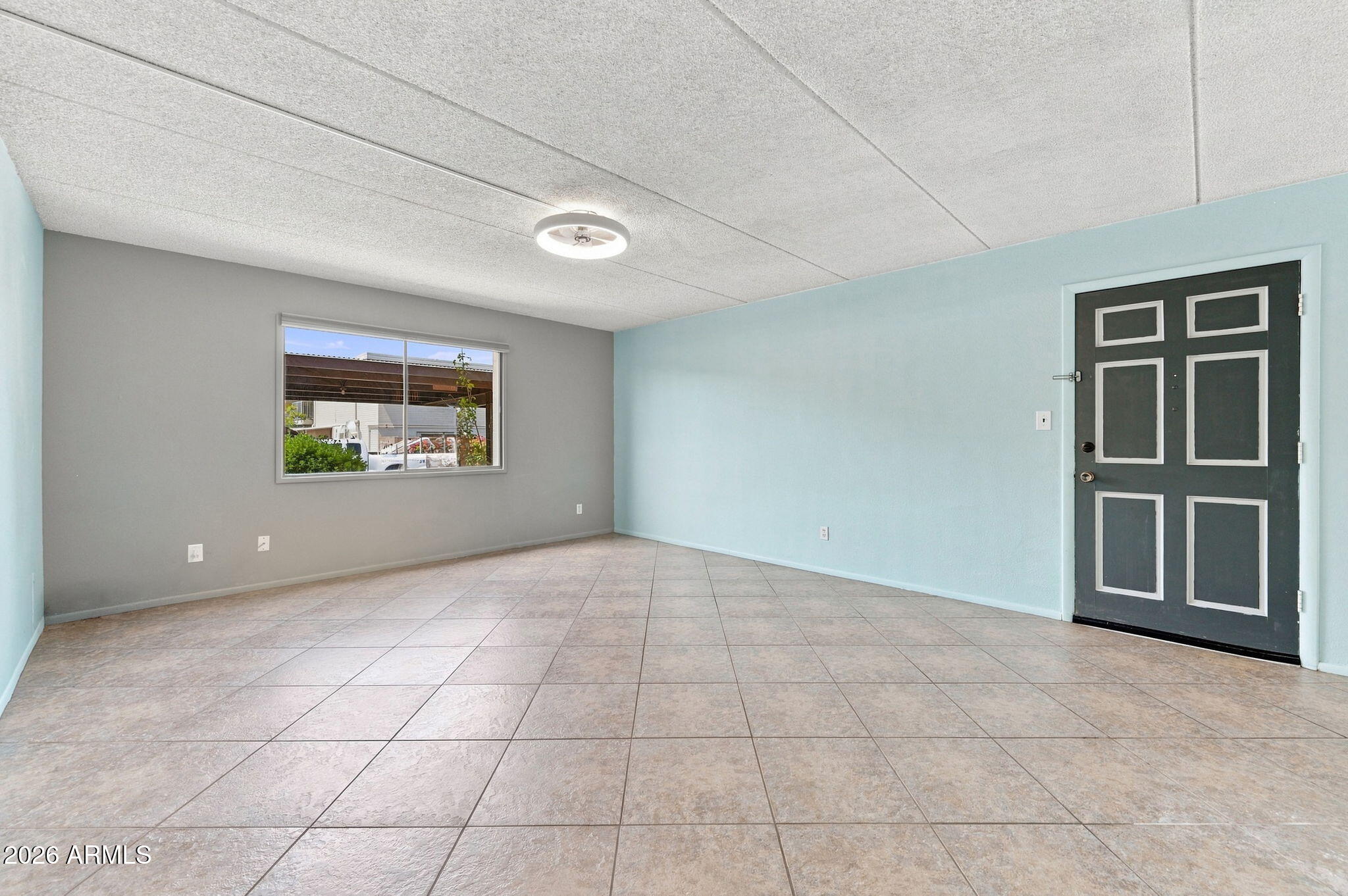 4201 East Camelback Road, Unit 31 Phoenix, AZ 85018 - Photo 4 of 28 13-web-or-mls-Camelback_unit_31 (13)