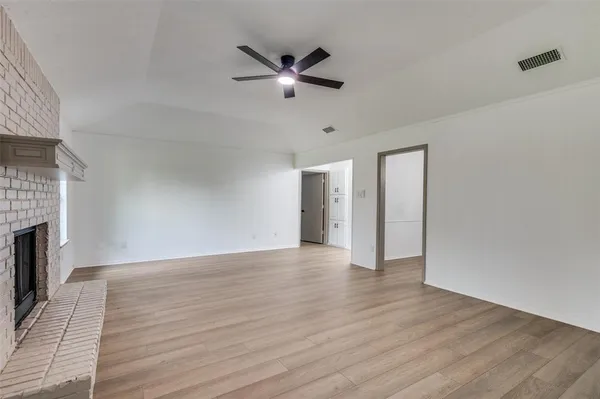 $2,650 | 402 Country Meadow Drive, Mansfield, TX 76063