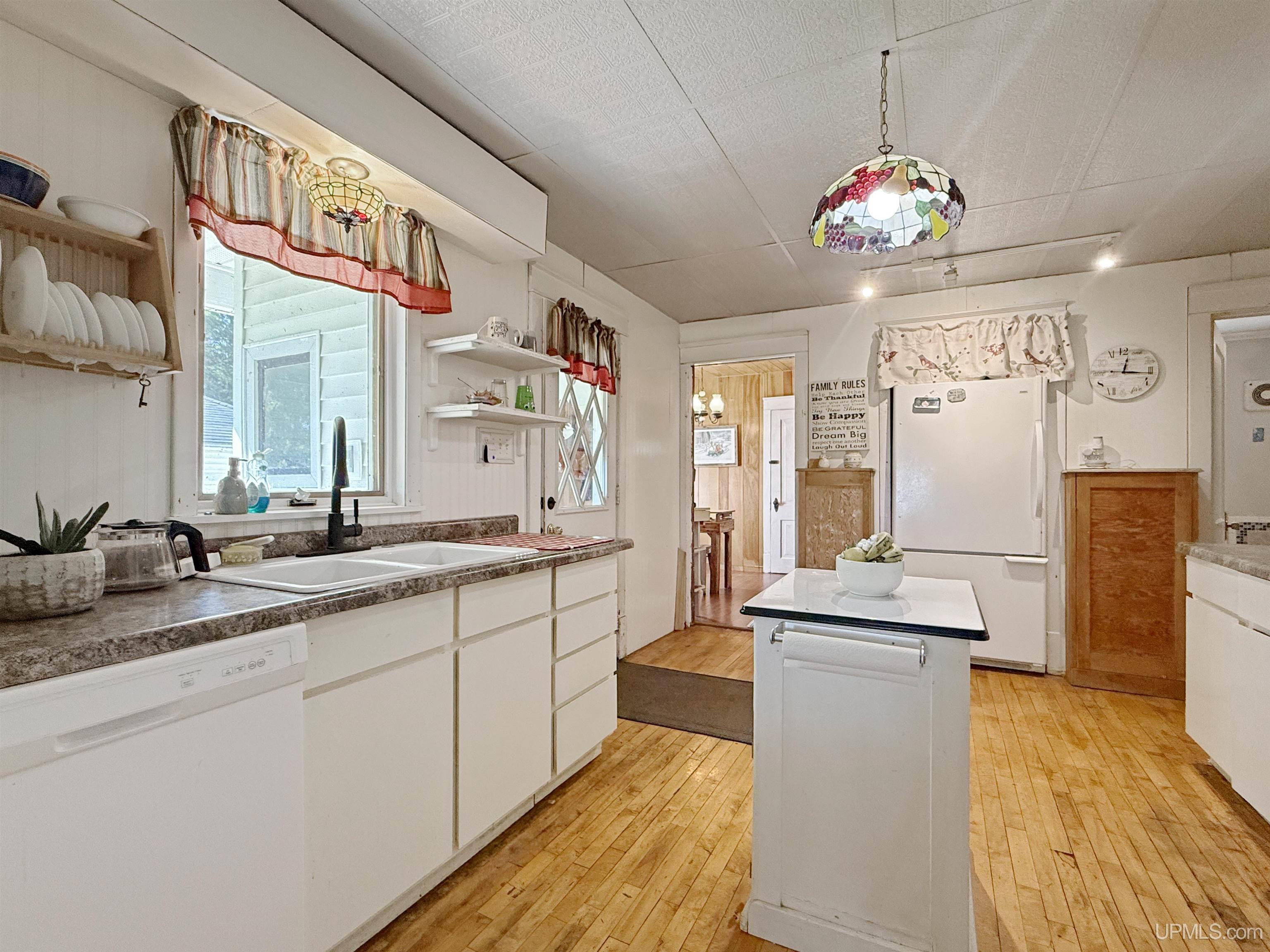 527 North Co 437 Road Cooks, MI 49817 - Photo 4 of 27