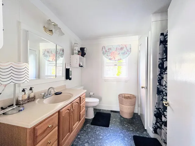 $560,000 | 343 Birch Point Road, Wiscasset, ME 04578