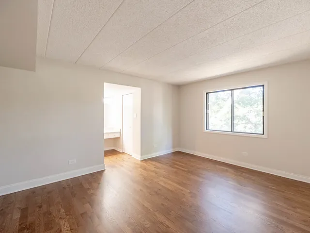 $179,900 | 6015 Lakeside Place, Unit 203A, Tinley Park, IL 60477