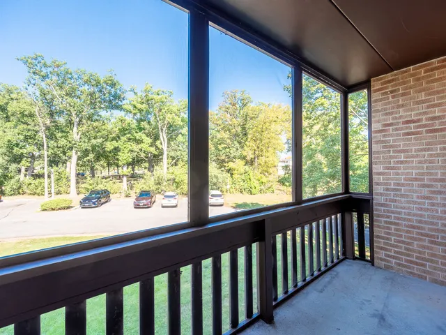 $179,900 | 6015 Lakeside Place, Unit 203A, Tinley Park, IL 60477
