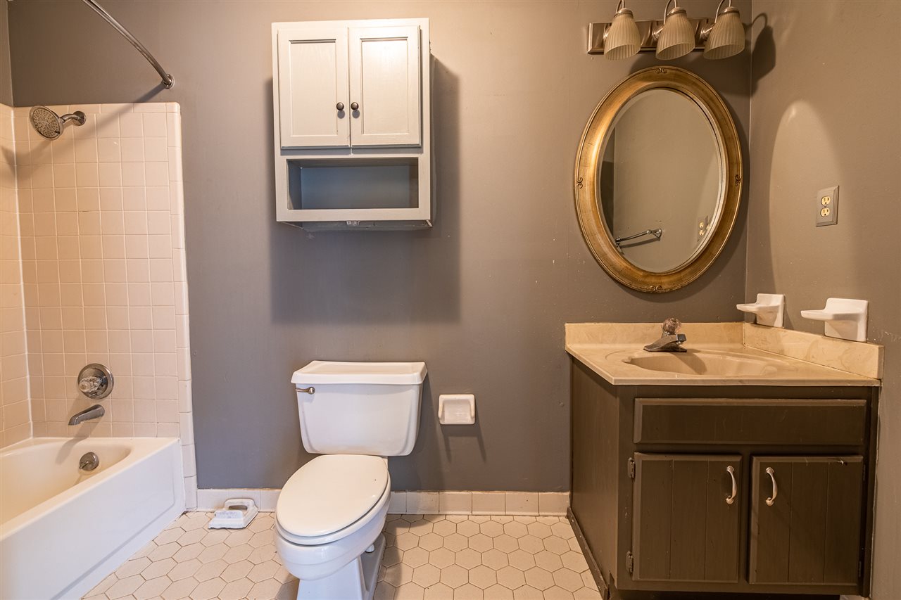 1382 Whitewater Road Memphis, TN 38117 - Photo 8 of 10 Gallery Image 8