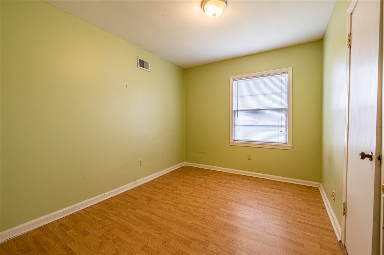 1382 Whitewater Road Memphis, TN 38117 - Photo 9 of 10 Gallery Image 9