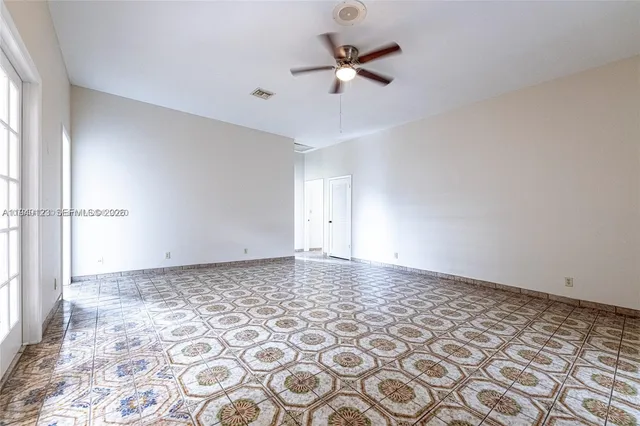 $4,500 | 236 North Federal Highway, Unit 201, Dania Beach, FL 33004