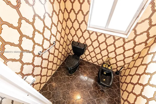 $4,500 | 236 North Federal Highway, Unit 201, Dania Beach, FL 33004