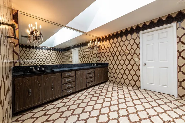 $4,500 | 236 North Federal Highway, Unit 201, Dania Beach, FL 33004