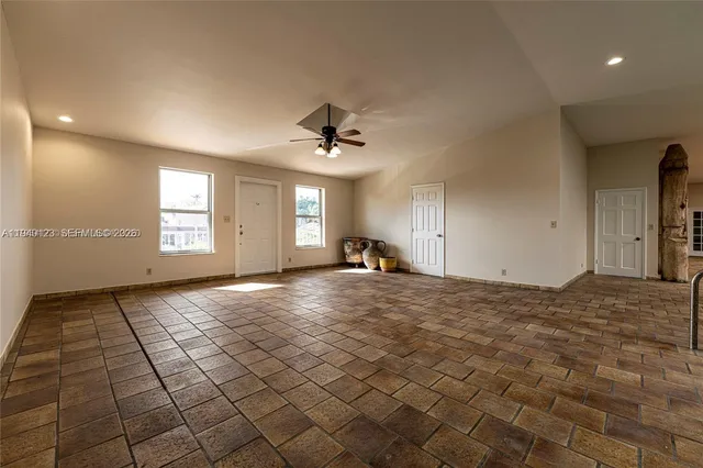 $4,500 | 236 North Federal Highway, Unit 201, Dania Beach, FL 33004