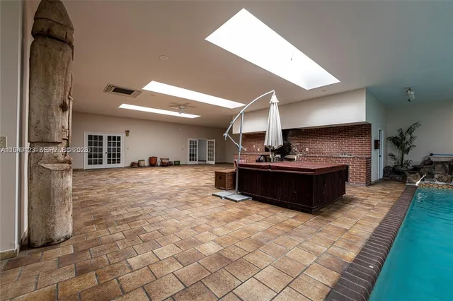 $4,500 | 236 North Federal Highway, Unit 201, Dania Beach, FL 33004