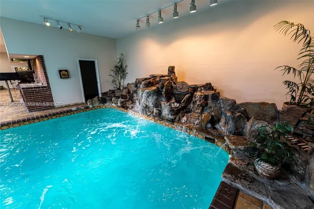 $4,500 | 236 North Federal Highway, Unit 201, Dania Beach, FL 33004